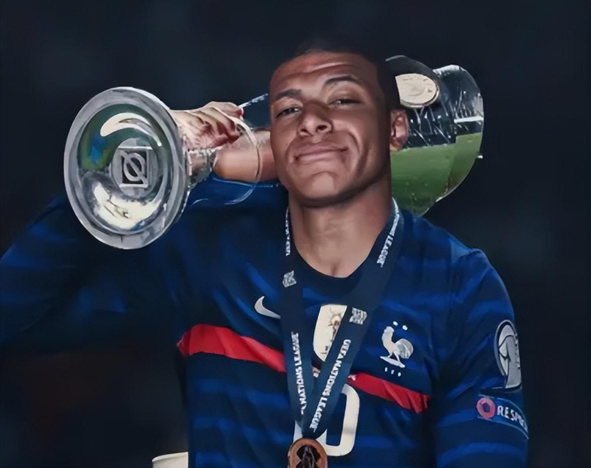 第41圈，诺里斯进站做出二停，维斯塔潘超越皮亚斯特里升至第1